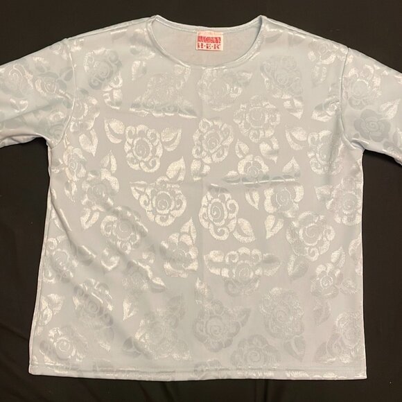 4/$20 \ H.E.R. Blue T-shirt with rose print - Picture 1 of 6